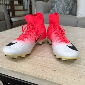 Nike Mercurial Superfly V FG (Soccer Cleats)